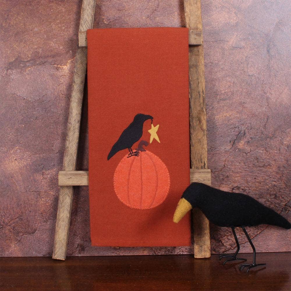 Crow on Pumpkin Towel  Set of 2 ET840011