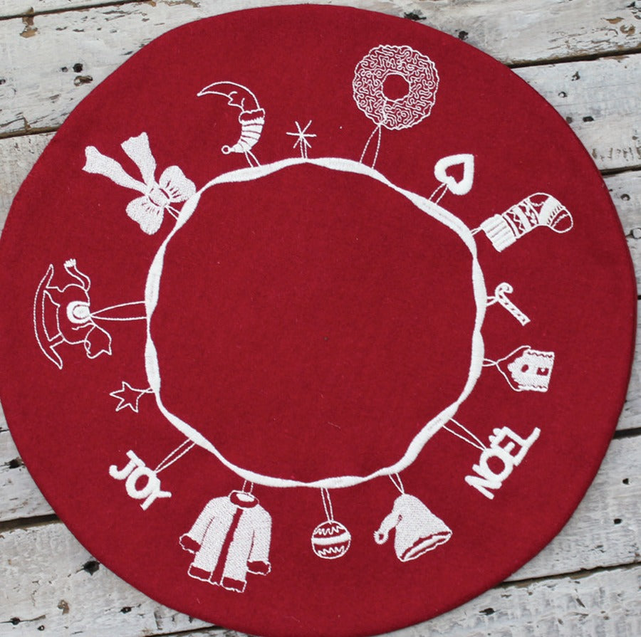 Christmas Garland  Candle Mat - Interiors by Elizabeth
