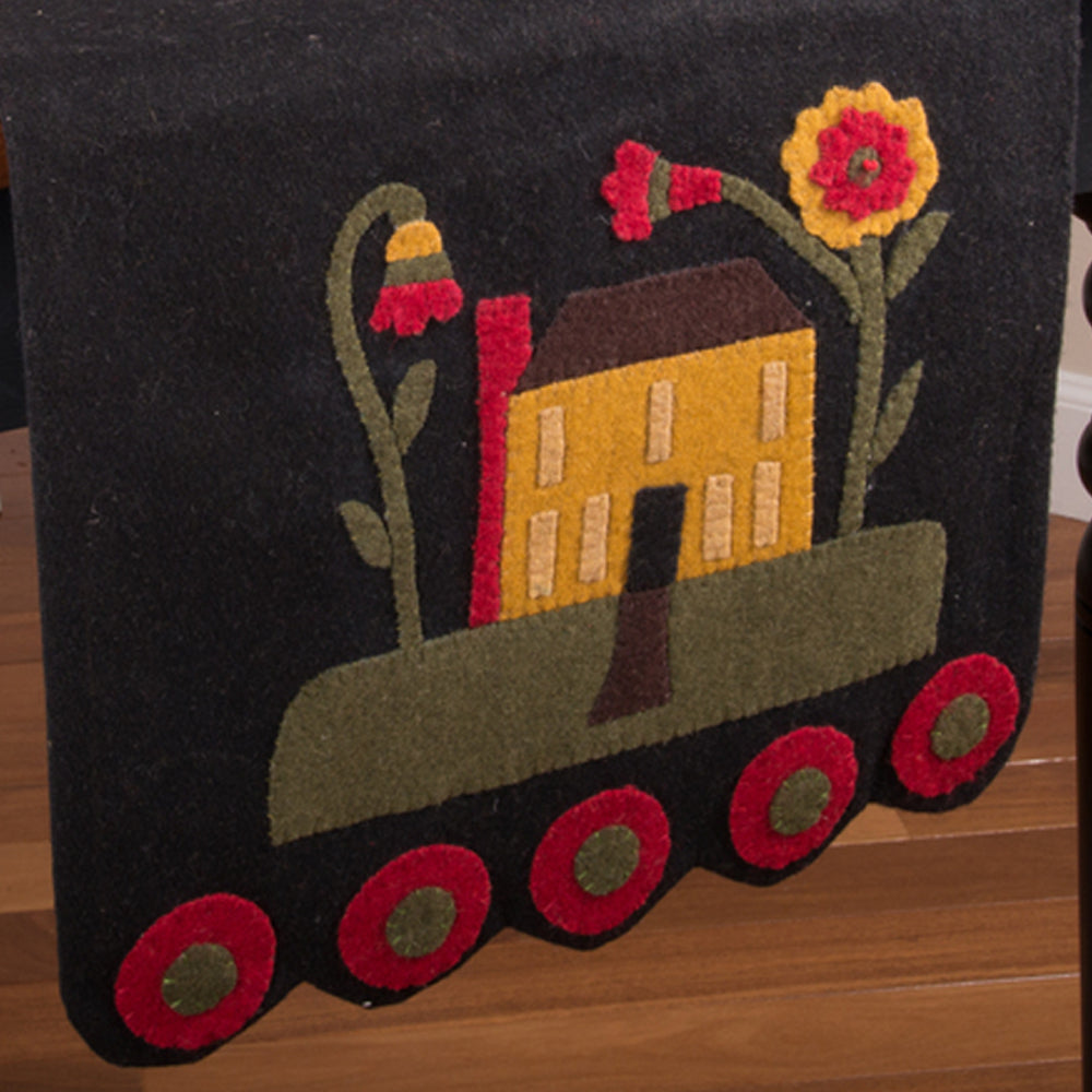 Homecoming Table Runner TRWT0020